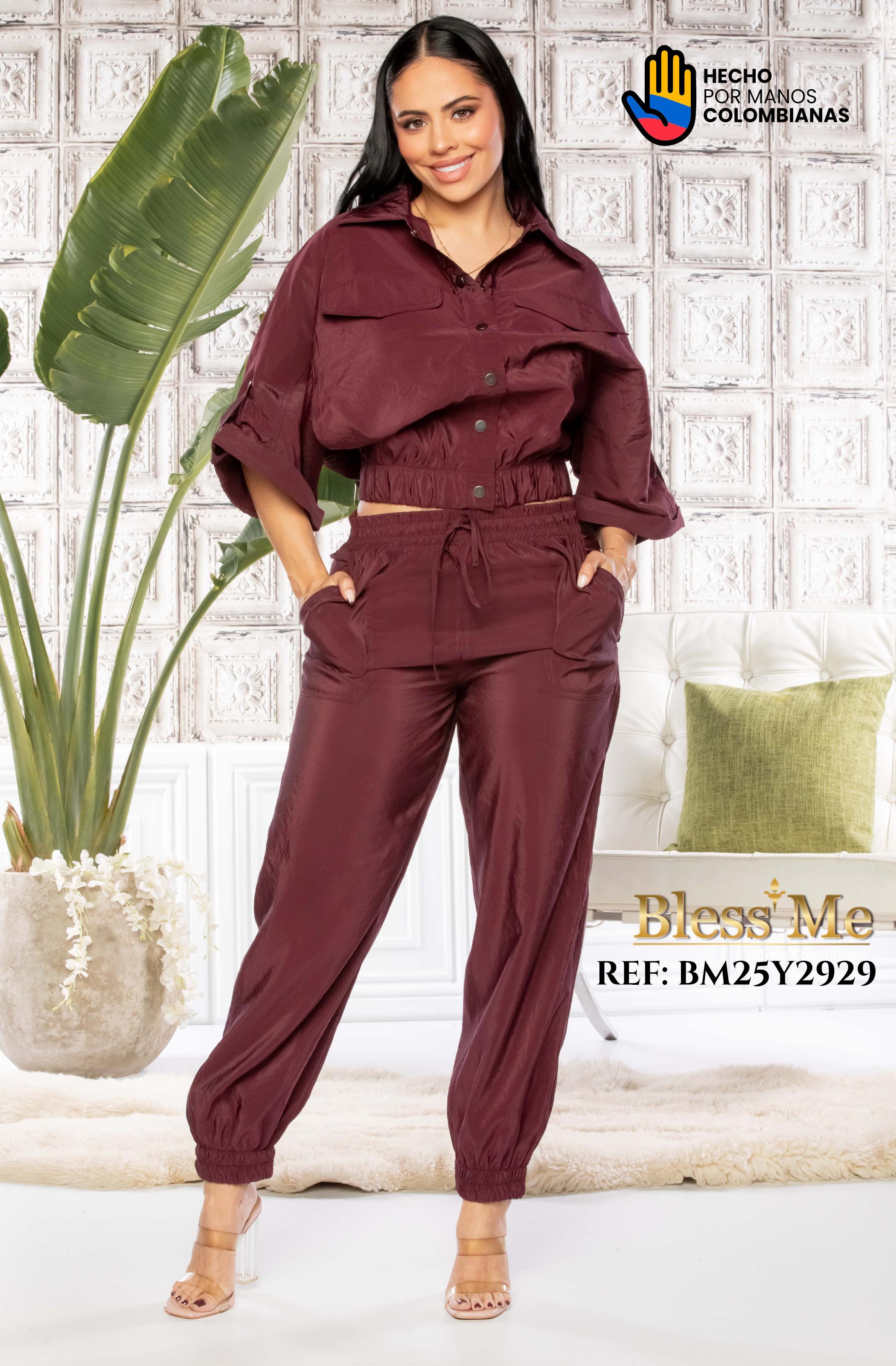 Conjunto de blusa y pantalón